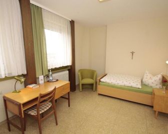 Kloster Maria Hilf - Bühl - Bedroom