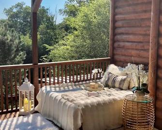 Pocono Getaway-10 min from Kalahari - Scotrun - Balkon