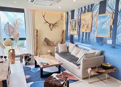 Mullet Bay Suites - Your Luxury Stay Awaits - Koolbaai - Huiskamer
