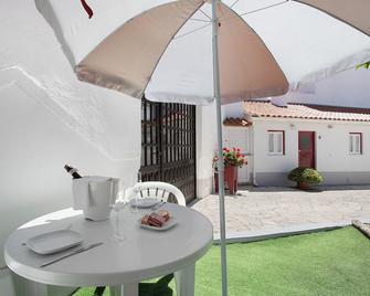 Páteo da Várzea 5 - Colares - Patio