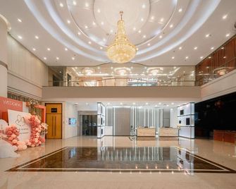 Chenyue Hotel - Cantão - Hall