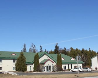 Voyager Inn - Saint Ignace - Budova