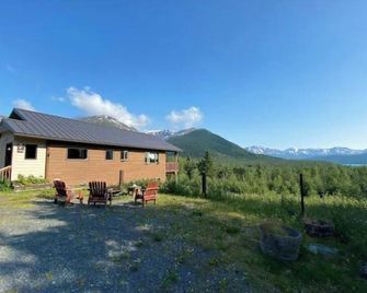 AlaskanTreasure-Amazing Mountain and Lake Views - Cooper Landing - Building