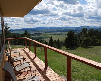 Wonderful Mountain Cabin Minutes From Some Of Finest Fly Fishing On The Missouri - Cascade - Balcony