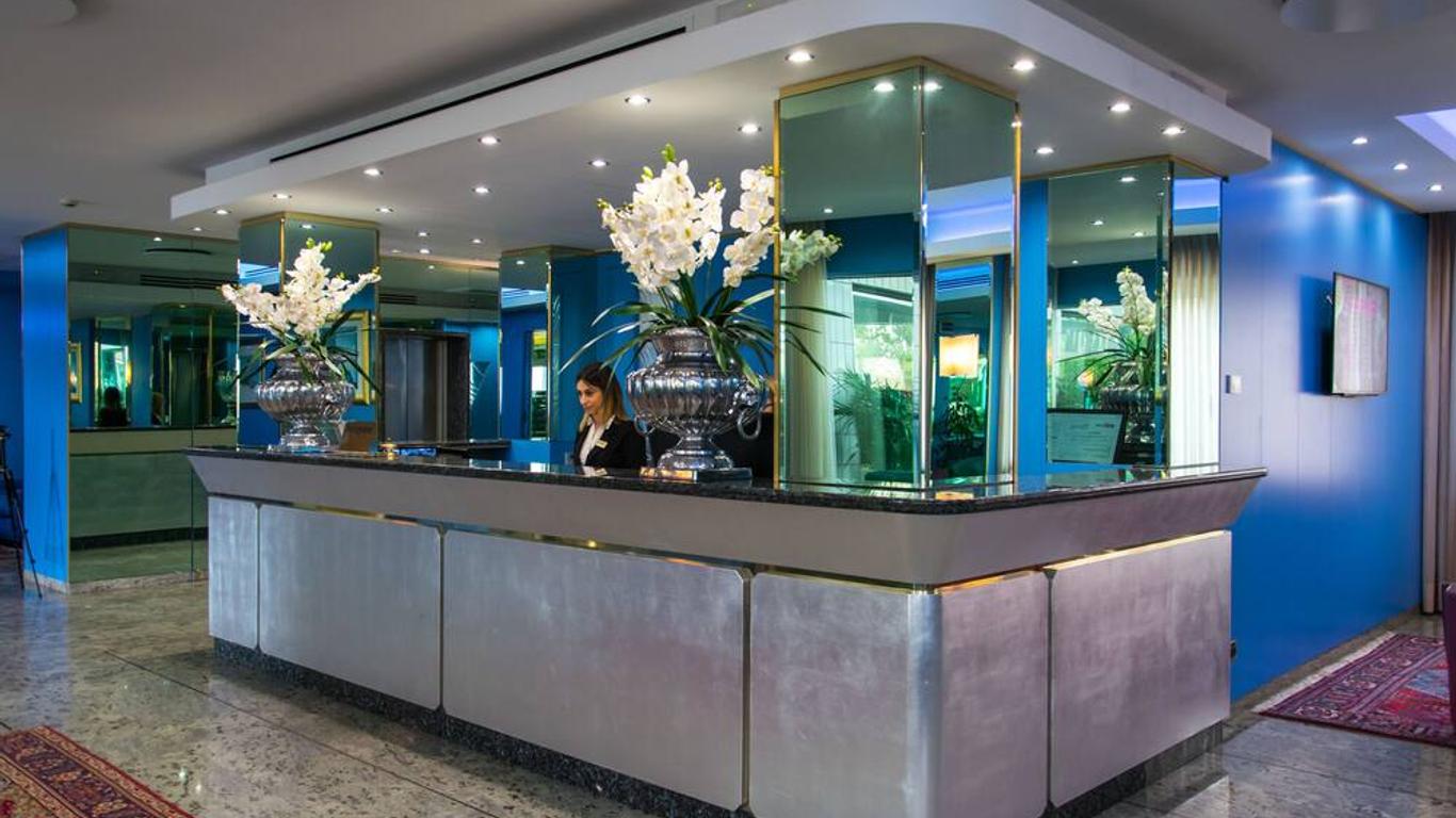 Hotel Royal