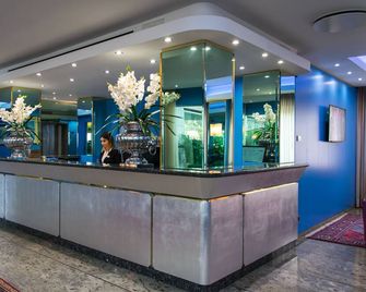 Royal Hotel - Fermo - Рецепція