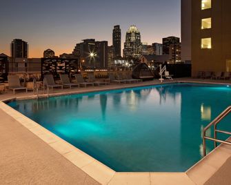 Hotel Indigo Austin Downtown - University By IHG - Ώστιν - Πισίνα