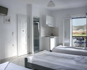Ikaros Studios & Apartments - Naxos