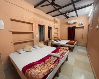 Hostelavie - Varanasi - Benarés - Habitación