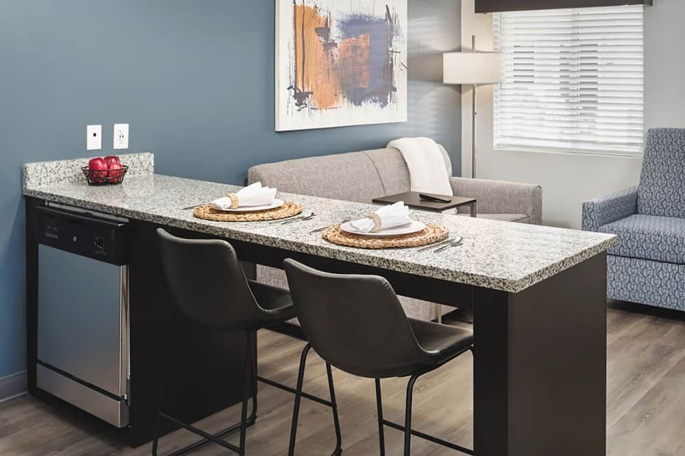 Stayapt Suites Atlanta-Newnan - Newnan - Essbereich