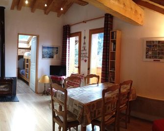 The Three Snap Hooks - Champagny-en-Vanoise - Salle à manger