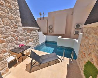 Kas Suites Villas - Kaş - Bể bơi