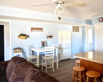 Keystone Cottages Unit 2 - Gilbertsville - Dining room