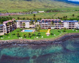 Oceanfront condo with pool & balcony - walk to dining, activities, and more - Maalaea - Building