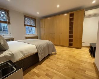 Luxury Belgrave Square Private Mews Townhouse - London - Bedroom