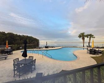 Charming 2 Bedroom Waterfront Lake Marion Condo - Santee - Pool