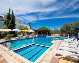 Astris Sun Hotel - Astrida - Pool