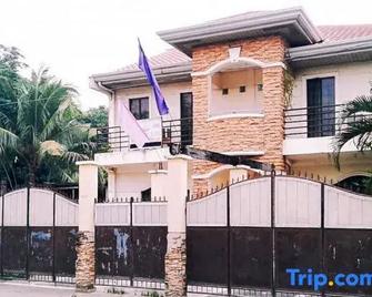 RedDoorz @ D'little Egg Hostel Pangasinan - Urdaneta - Edificio
