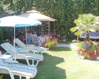 Ilona Kis Kastely Panzio - Keszthely - Binnenhof