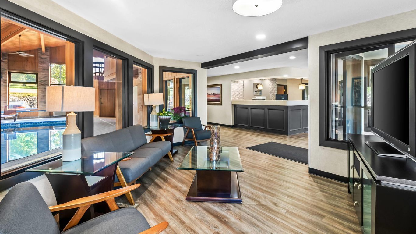 Quality Inn East Liverpool - Calcutta