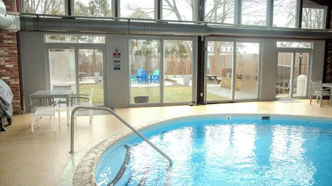 Courtyard by EVRentals