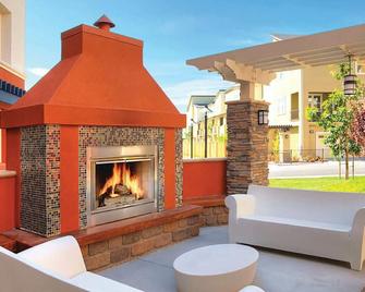 Spacious Milpitas 2BR w/ W/D, Parking & Gym, near highways, by Blueground - Milpitas - Outdoor view