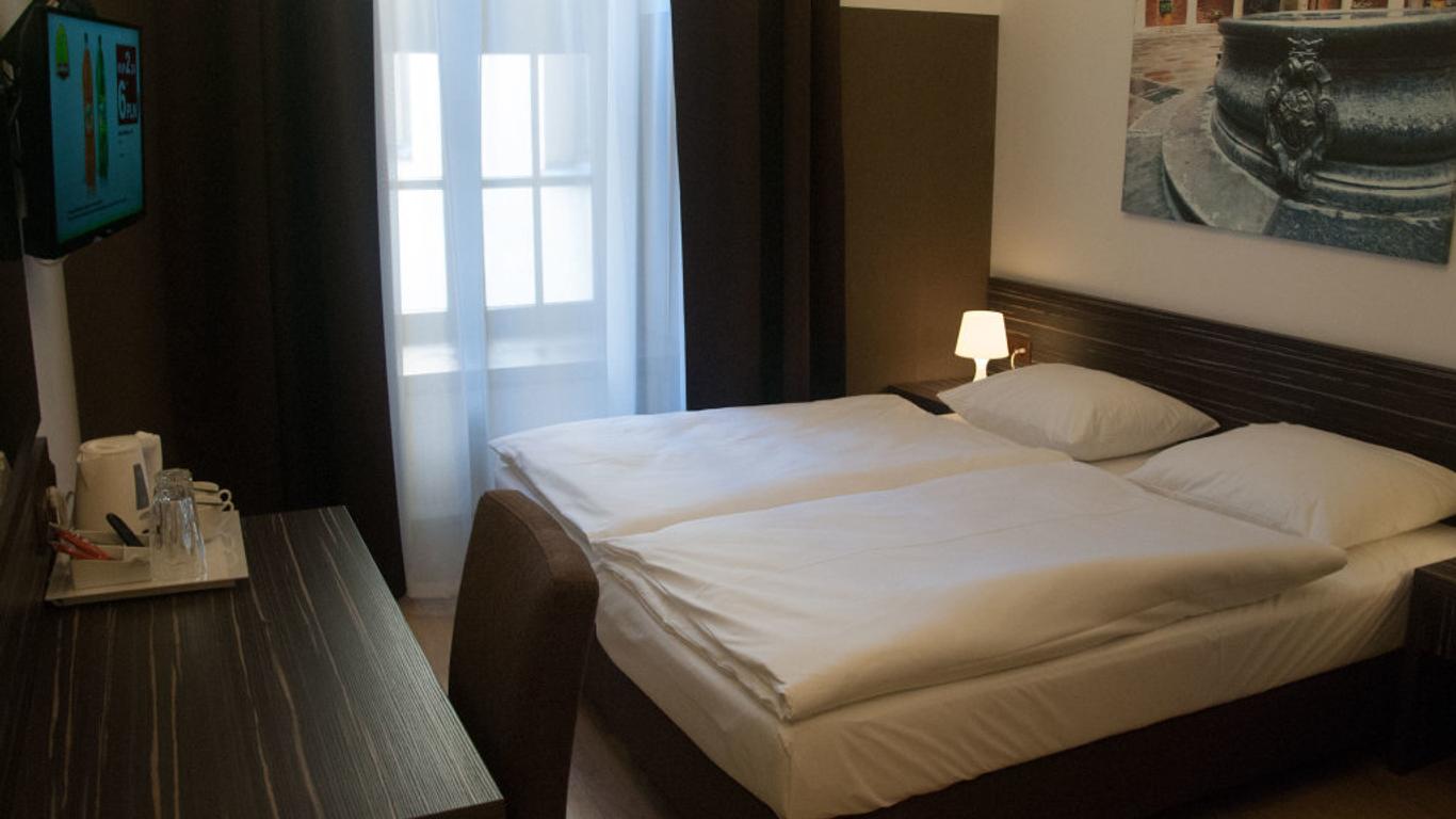 Pergamin Apartments