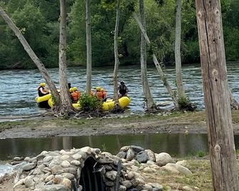 Sequoia Riverfront Cabins - Three Rivers