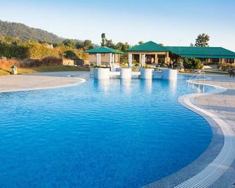 Corbett The Baagh Spa & Resort - Rāmnagar - Piscina