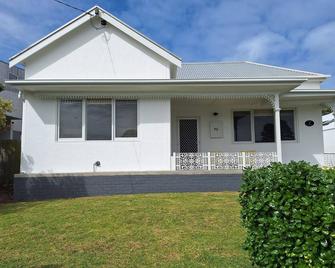 Moyne Cottage Port Fairy - Port Fairy - Building