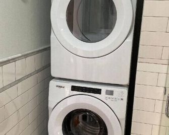 The NW Loft Luxury Studio in Historic Old West Side - Longview - Prádelna