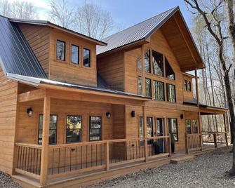 The Big Tex Luxury Cabin Is Epic - Broken Bow - Building