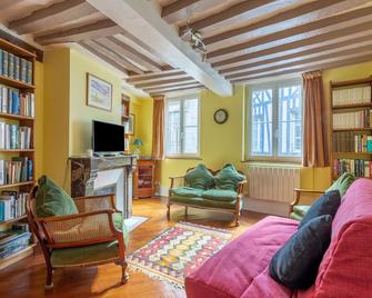 Amandus - Rouen - Living room