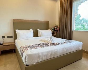 Kairvi Fort Resort - Morādābād - Living room