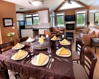 Luxury Golf Retreat - Unlimited Golf for 4 - Baddeck - Dining room