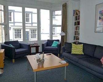 Totters Hostel - קרנרפון - סלון