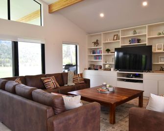 Modern Country Homestead with breathtaking rural views - Mudgee - Sala de estar