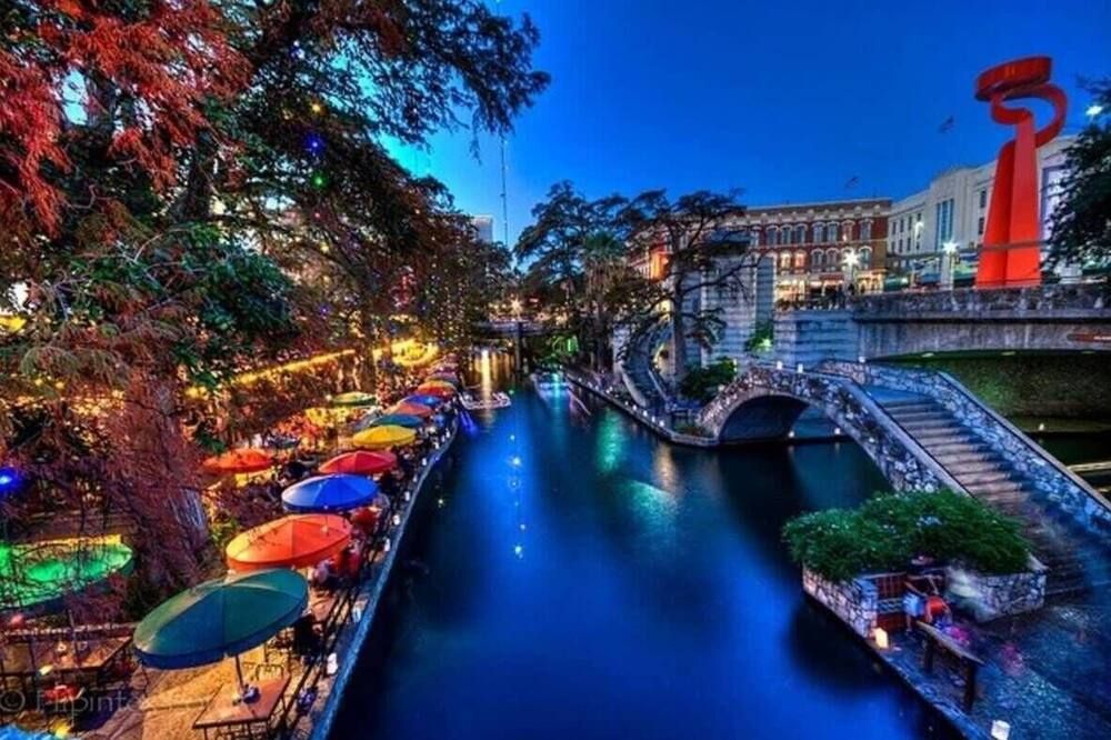 Magnificent 4BR Near Famous Riverwalk and Downtown - סן אנטוניו - נוף חיצוני