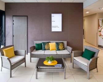 ibis Rennes Beaulieu - Cesson-Sévigné - Σαλόνι