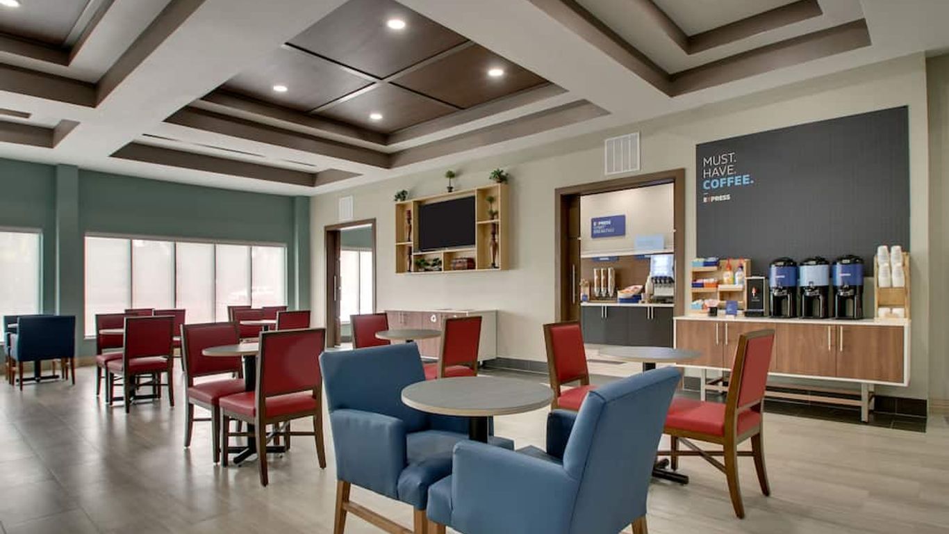 Holiday Inn Express & Suites Laurel By IHG