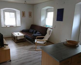 Holiday apartment Solnhofen for 1 - 4 persons with 1 bedroom - Holiday apartment - Solnhofen - Sala de estar