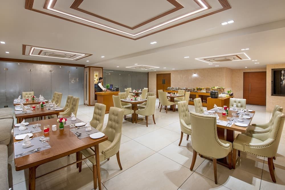 Lords Eco Inn Navsari - Navsari - Restaurante