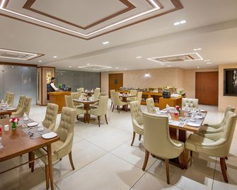 Lords Eco Inn Navsari - Navsari - Restaurante