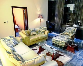 Swiss International Mabisel Port Harcourt - Port Harcourt - Living room