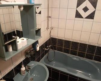 Hostel City Center Sarajevo - Sarajevo - Bathroom