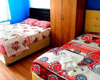 Turhan Pansiyon - Sinop - Schlafzimmer
