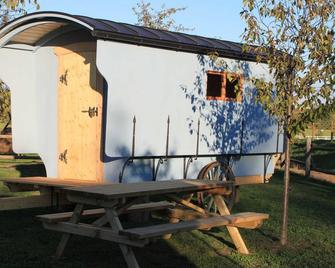 Schäferwagen im Leipziger Neuseenland - Borna - Патіо
