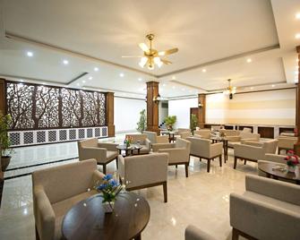 Vang Vieng Freedom Star's Hotel - Vang Vieng - Ресторан