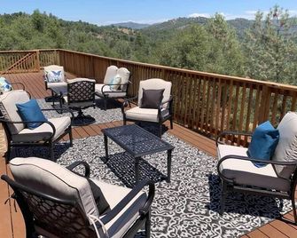 Villa Alta Vista at Yosemite- Stunning Views and Game Room - Mariposa - Balkon