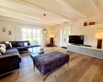 Reetdachhaus Meerglück - Sankt Peter-Ording - Wohnzimmer